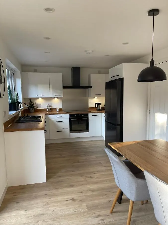 4 Bedrooms House With Garden Edinburgh United Kingdom